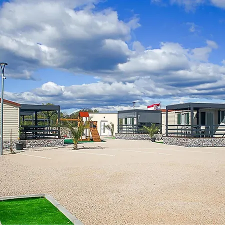 3 Bedroom Stacaravan In Camping