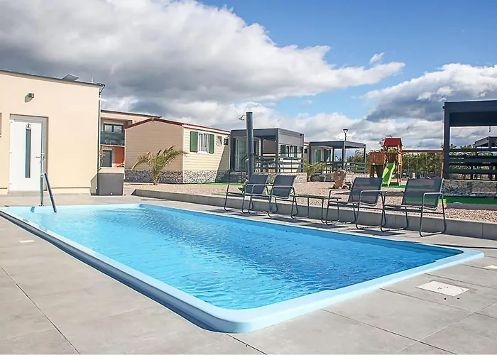 3 Bedroom Stacaravan In 3* Drniš