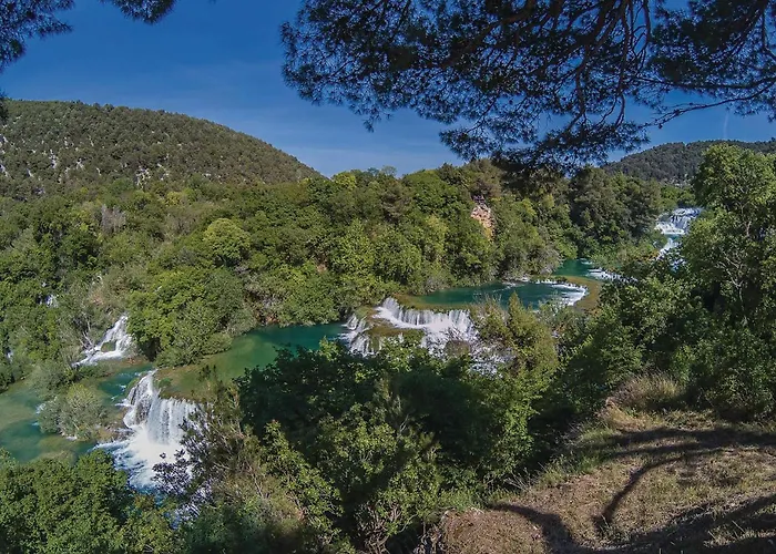 Kamp alanı 3 Bedroom Stacaravan In 3*